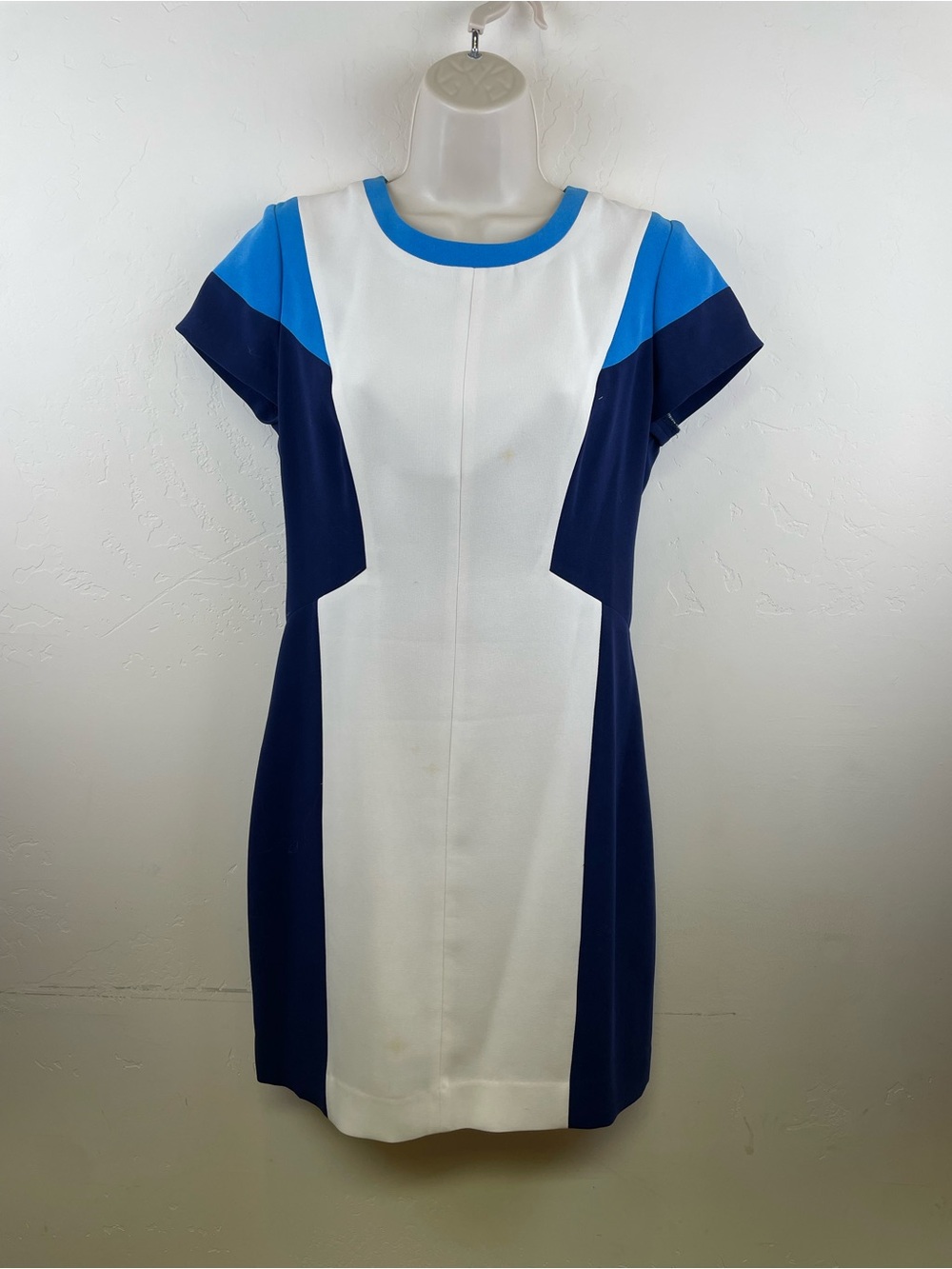 Club Monaco White, Navy and Sky Blue Colorblock Short Sleeve Sheath Dress